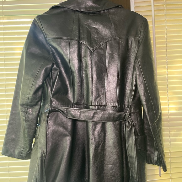 Vintage leather jacket with tie - Picture 6 of 8
